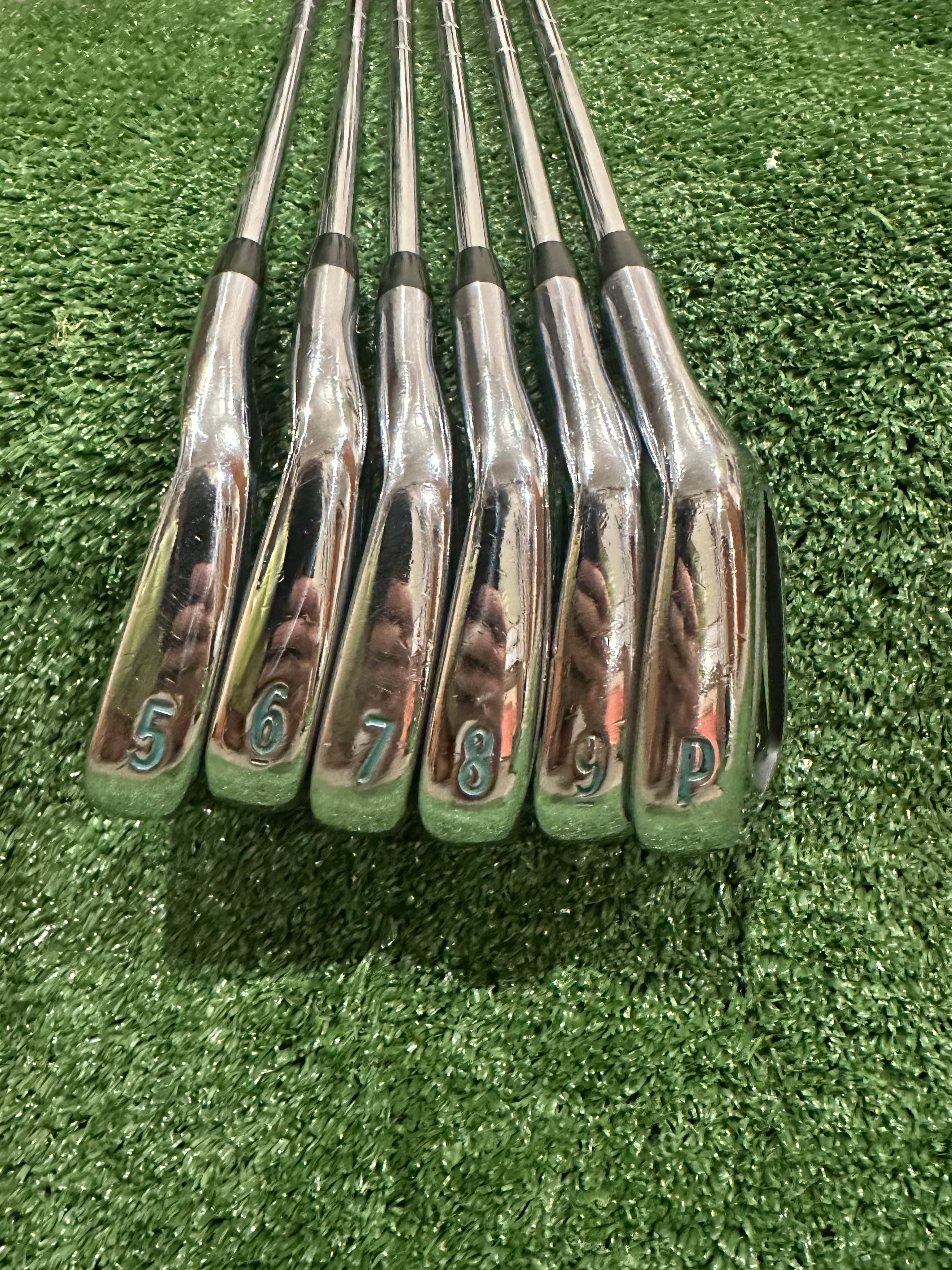 Titleist AP2 716