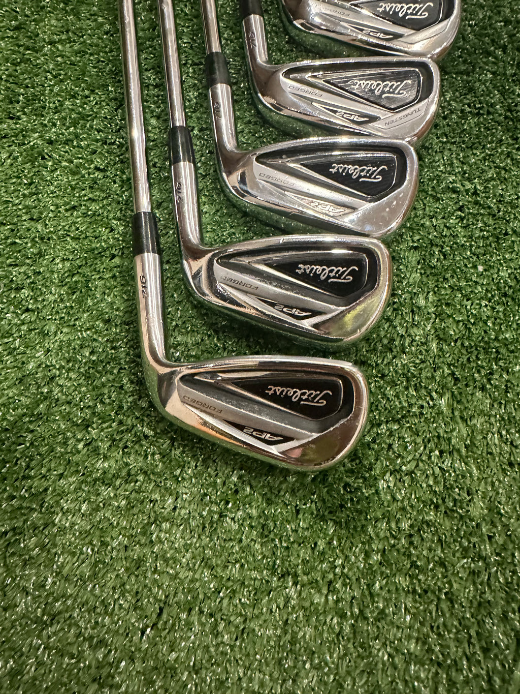 Titleist AP2 716