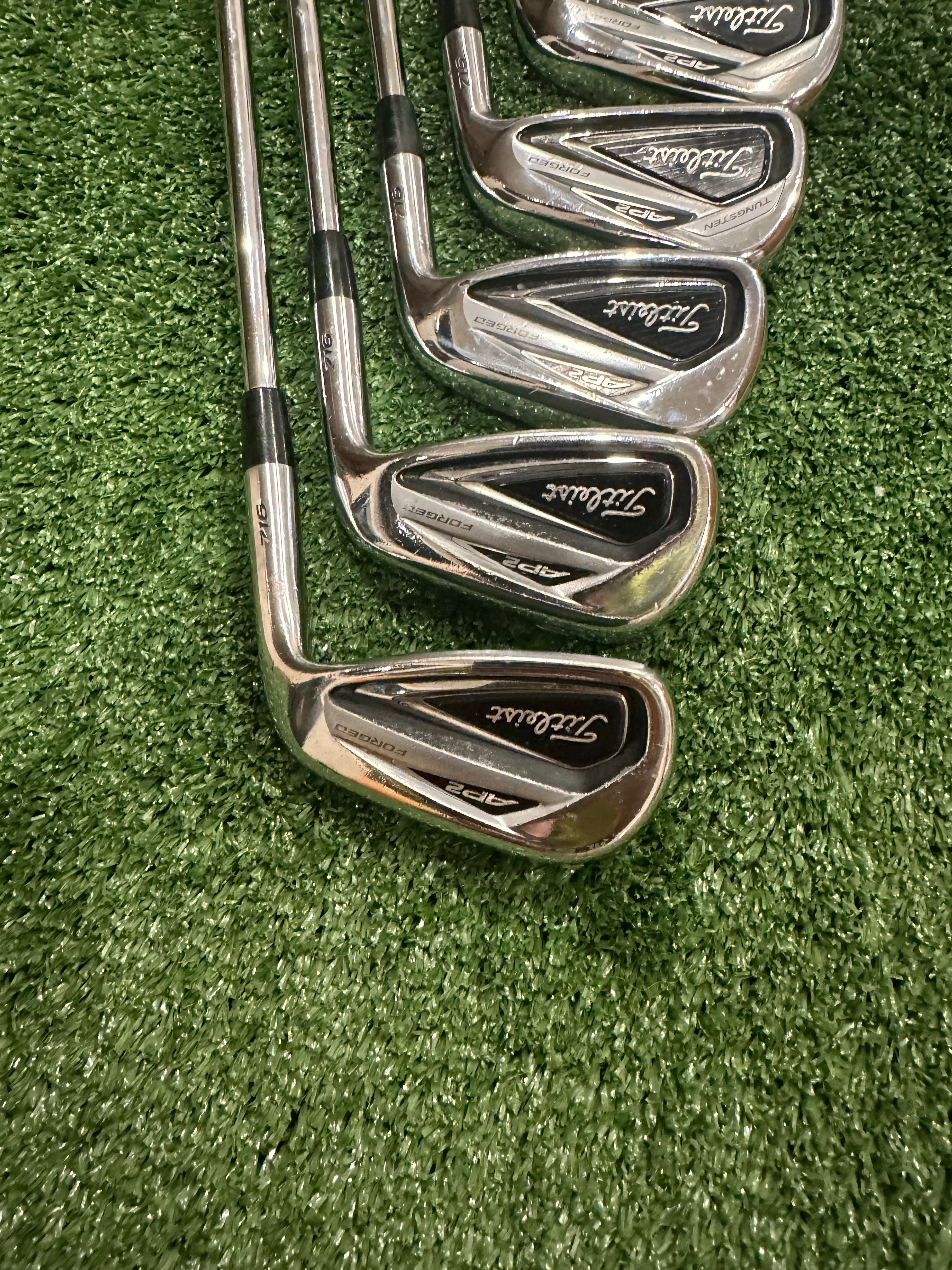 Titleist AP2 716