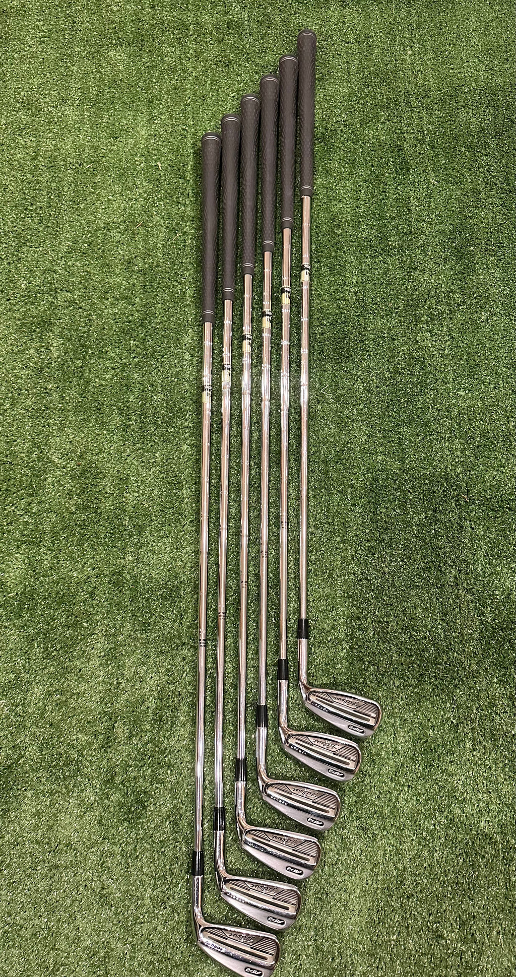 Titleist AP2 710